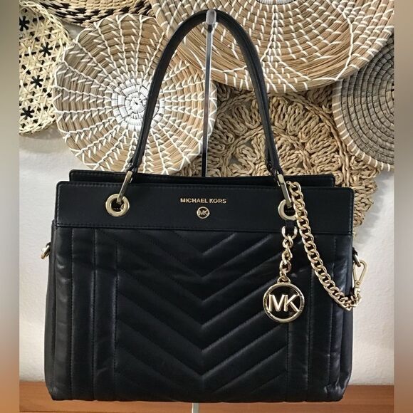 Michael Kors Susan Black Leather Quilted Medium Bag - Picture 15 of 15